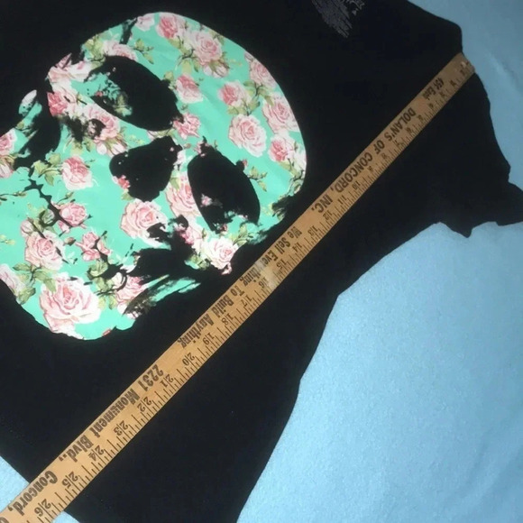 EMPYRE floral skull 1999 v- neck t-shirt short sleeve tiny flaw size M - Picture 4 of 7